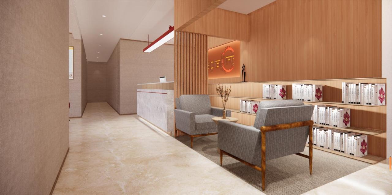 Happy Dragon Hotel -- Nearby Tiananmen Square & Forbidden City & Wangfujing Street & Line 5,6,8 Subway Nearby & Free Coffee & Free Laundry & Fluent English Speaking & Tourist Attractions Ticket Service & Free Wifi Unlimited For Western Software Pequim Exterior foto