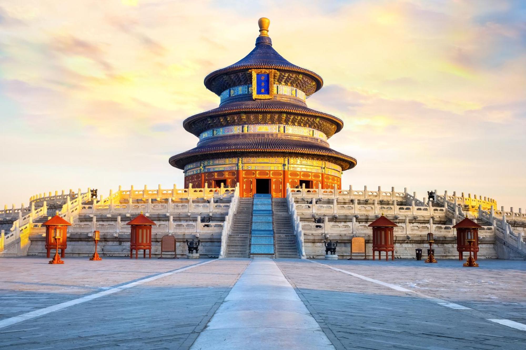 Happy Dragon Hotel -- Nearby Tiananmen Square & Forbidden City & Wangfujing Street & Line 5,6,8 Subway Nearby & Free Coffee & Free Laundry & Fluent English Speaking & Tourist Attractions Ticket Service & Free Wifi Unlimited For Western Software Pequim Exterior foto